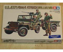 US Willys MB Jeep 1/4 Ton 4x4 Truck w/4 Figures & Cargo Trailer