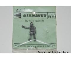 NATO Ground Crew right hand out, 1/48 Airwaves